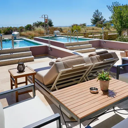 Golden Sunrise Apartment *