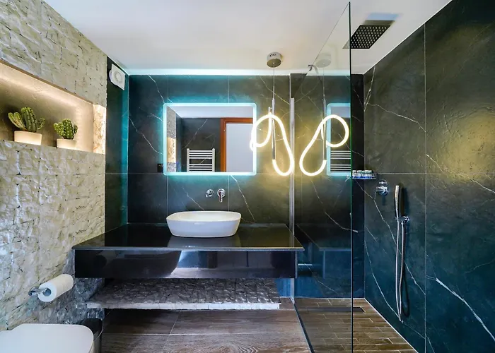 Golden Sunrise Apartment