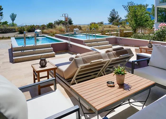 Golden Sunrise Apartment *